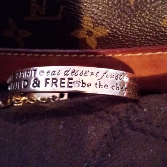 Bracelet with toggle - Picture 3 of 5